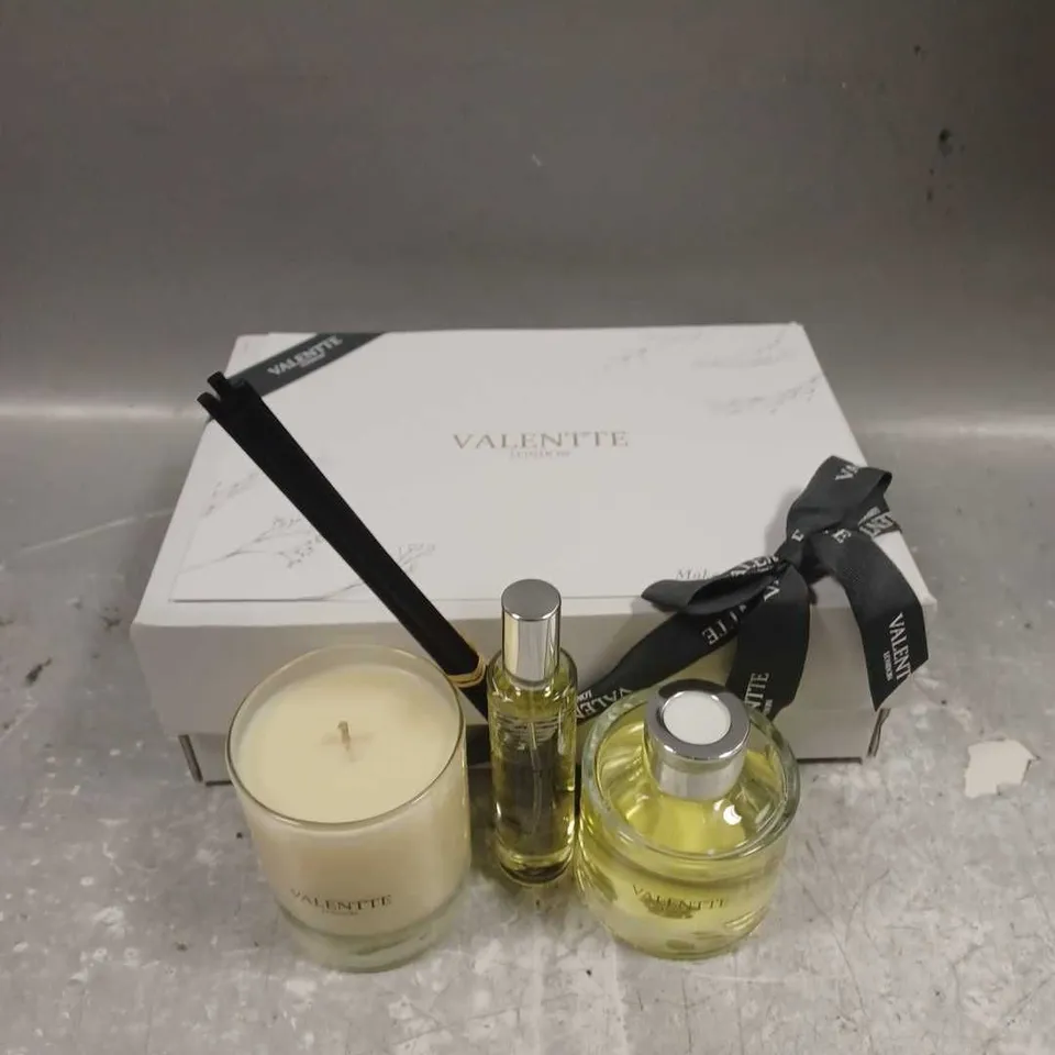 BOXED VALENTTE CANDLE & REED DIFFUSER GIFT SET IN LEMONGRASS & ROSEMARY