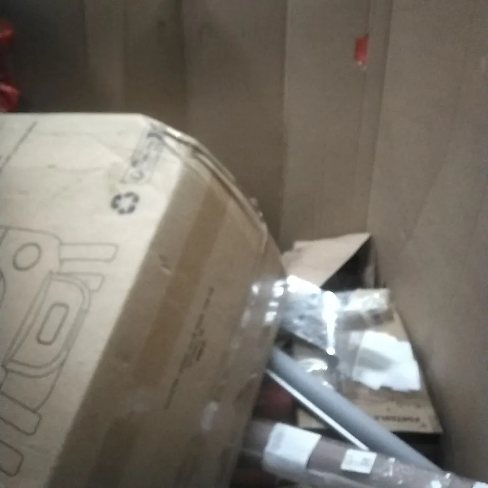 PALLET OF ASSORTED ITEMS INCLUDING - CAT LITTER BOX
