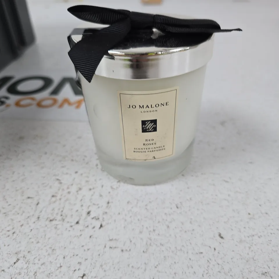 TOTE OF APPROXIMATELY 12 ASSORTED ITEMS TO INCLUDE: JO MALONE CANDLE