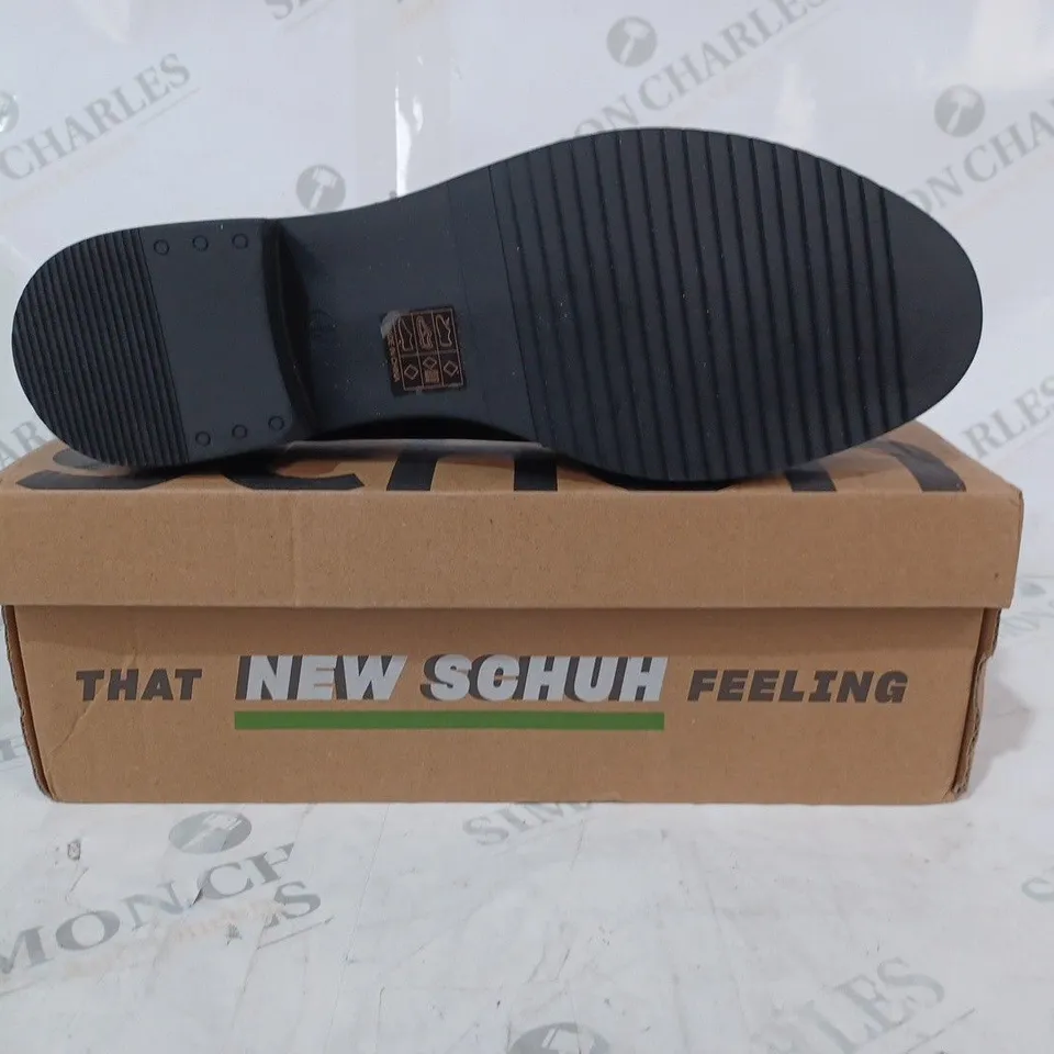 BOXED PAIR OF SCHUH LISBON TASSEL LOAFERS IN BLACK UK SIZE 8