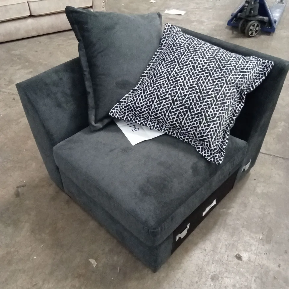5 x ASSORTED DESIGNER SOFA PARTS 