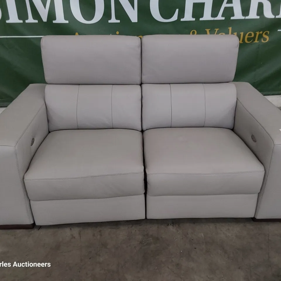 QUALITY ITALIAN DESIGNER GIORGIO POWER RECLINING TWO SEATER SOFA WITH ADJUSTABLE HEADRESTS LIGHT GREY LEATHER