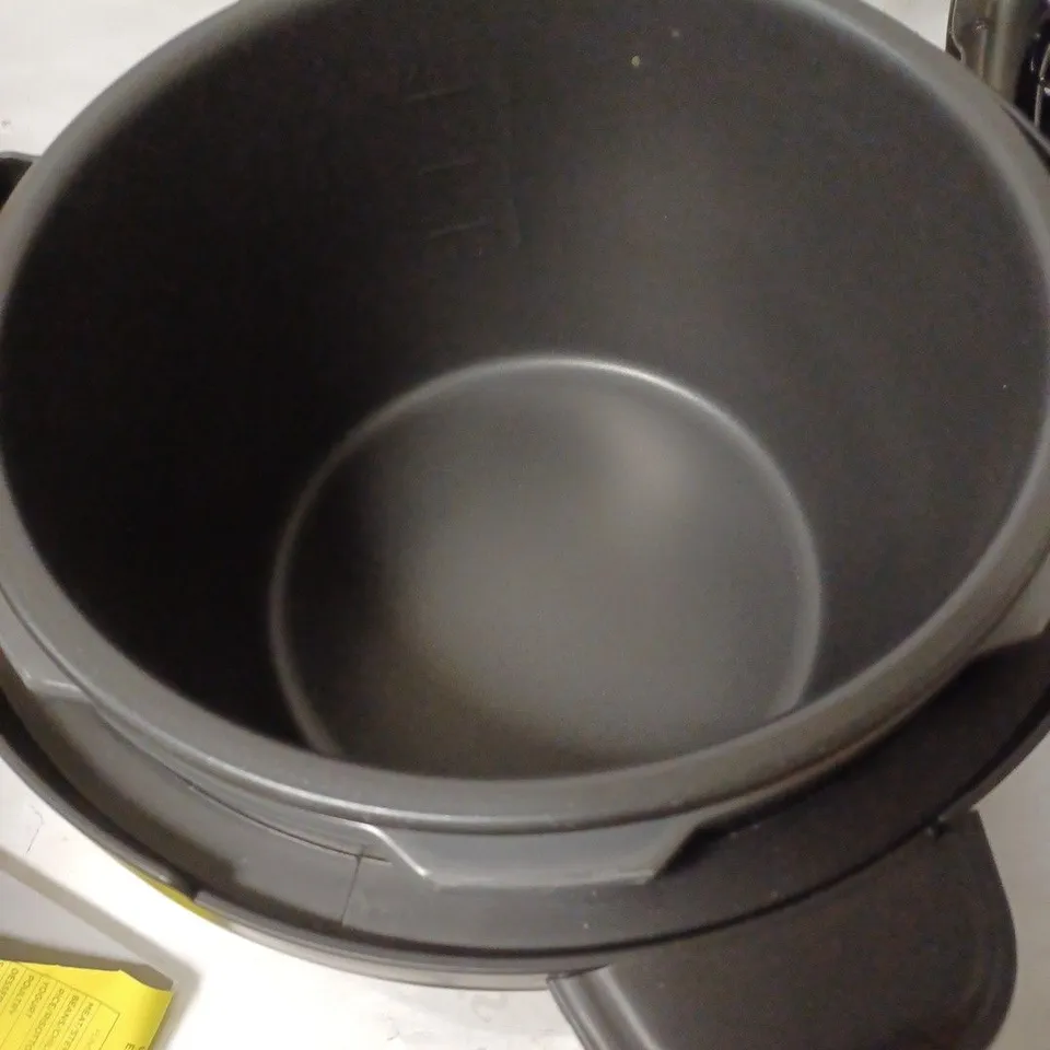 CROCKPOT EXPRESS PRESSURE MULTI COOKER