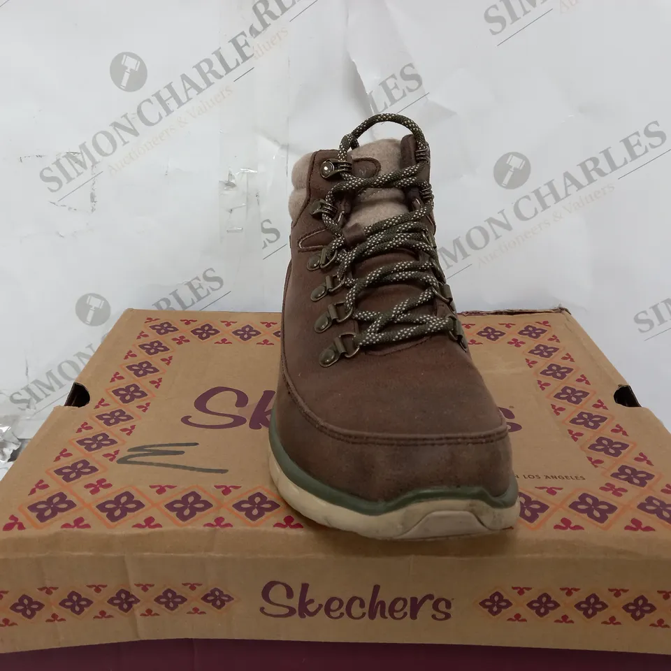 SKECHERS WARM BOOTS-BROWN SIZE 4.5