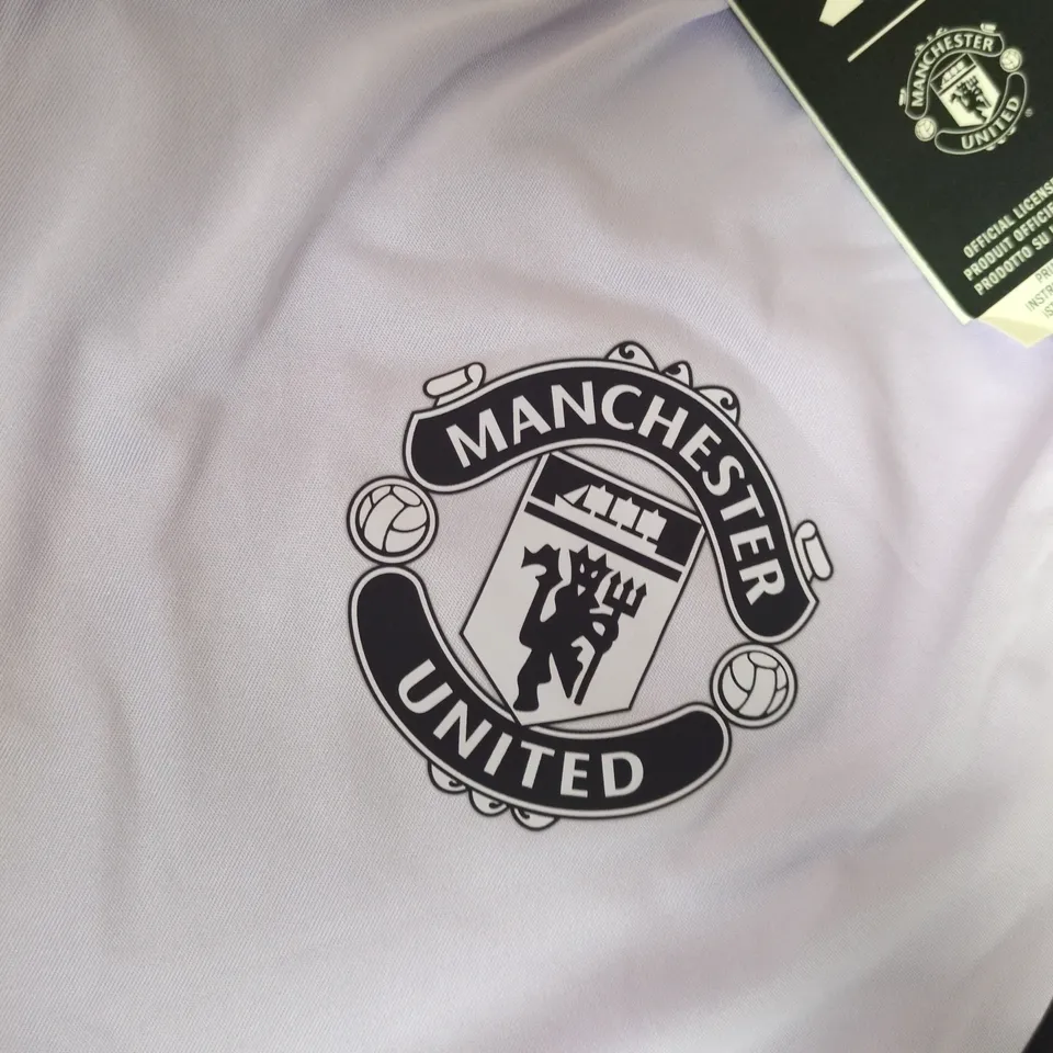 ADIDAS MANCHESTER UNITED TRAINING JERSEY - SMALL