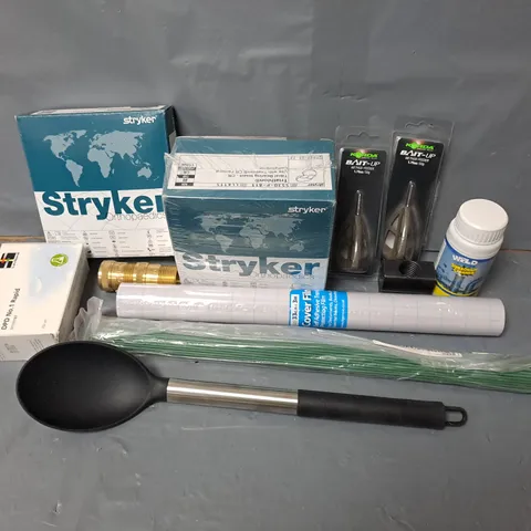 APPROXIMATELY 12 ASSORTED HOUSEHOLD ITEMS TO INCLUDE BAIT-UP FEEDER, DRAIN CLEANER, COVER FILM, ETC