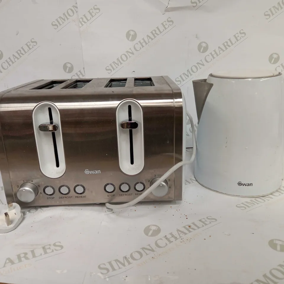 SWAN KETTLE & TOASTER 4-SLICE TWIN PACK - WHITE (BOX WATER DAMAGED)  RRP £49.99