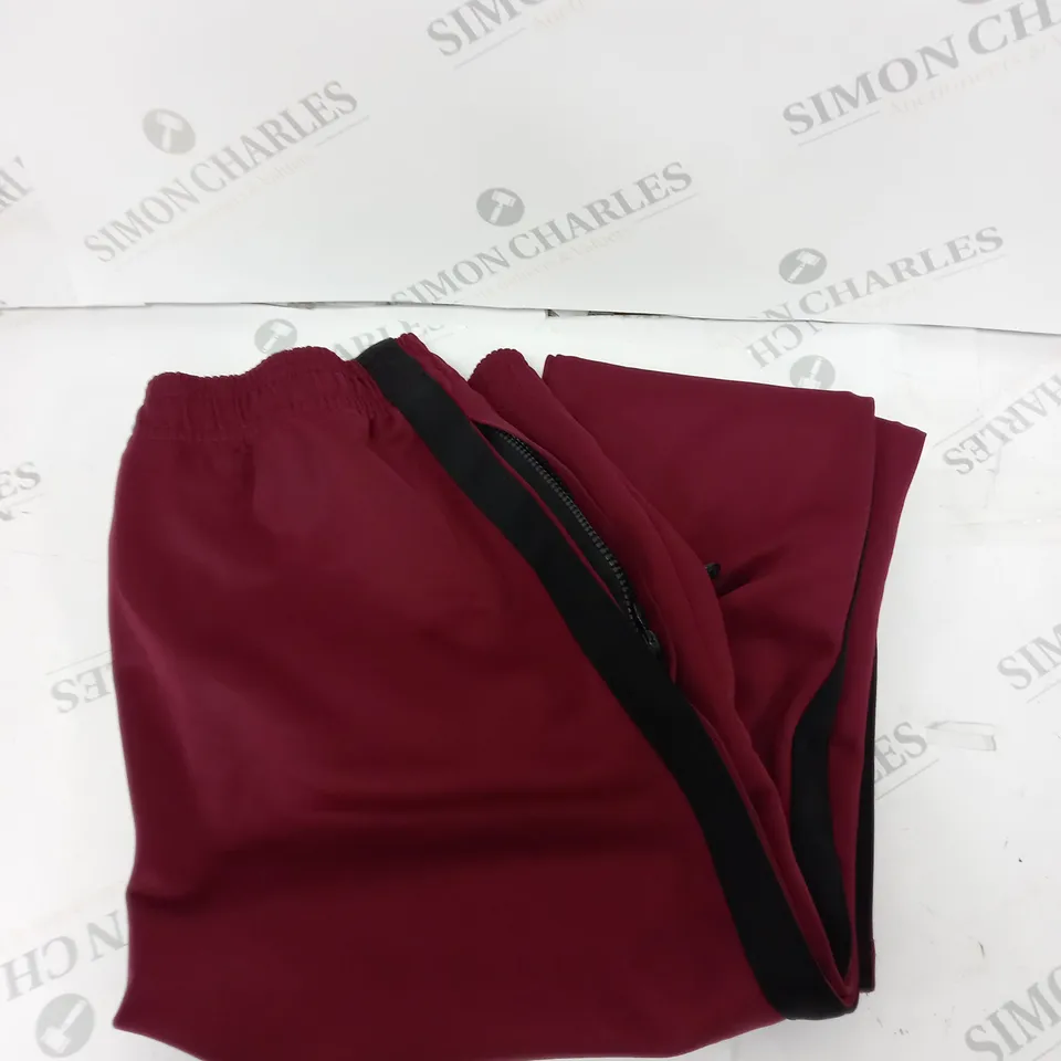 GYMKING TRAINING PANTS IN MAROON - L