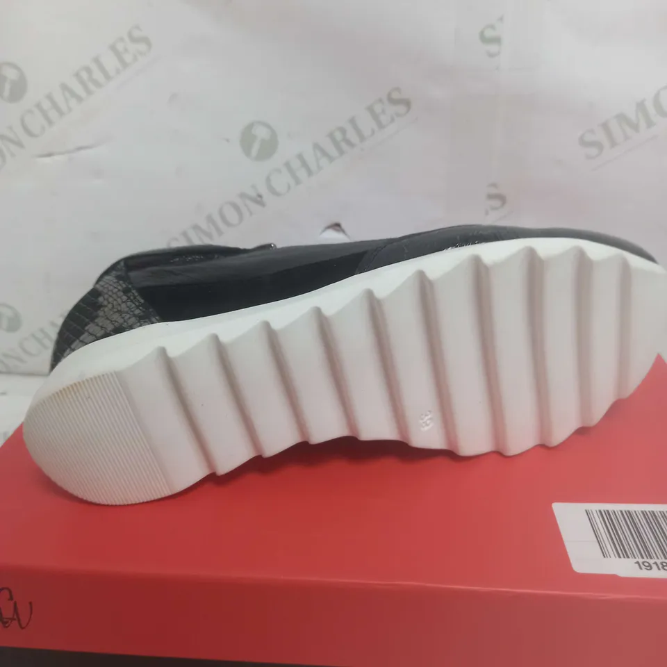 RUTH LANGSFORD WHITE WEDGE TRAINERS - SIZE 5