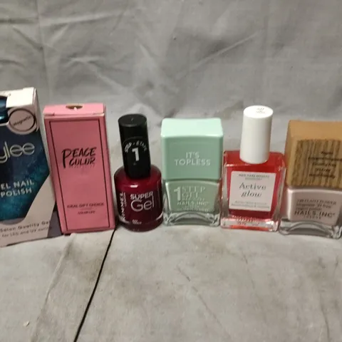 APPROXIMATELY 20 BOTTLES OF NAIL VARNISH TO INCLUDE MYLEE, RIMMEL AND MANICURIST