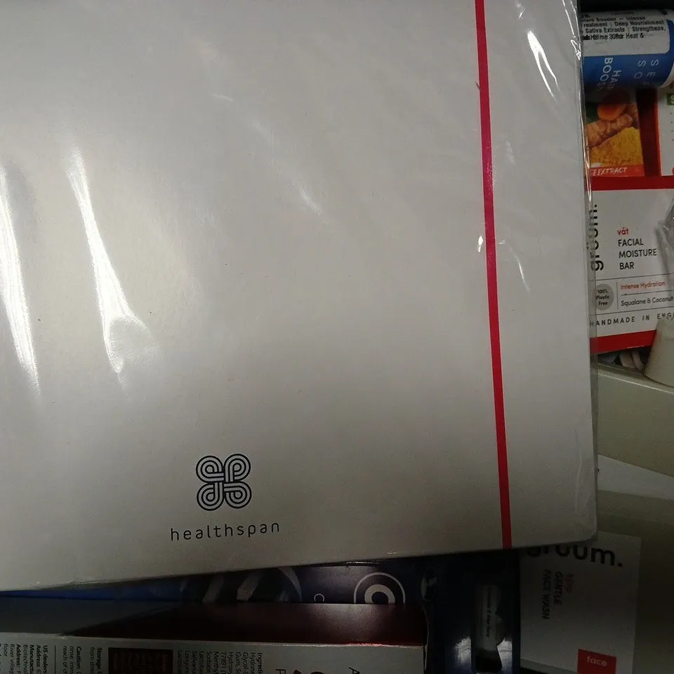 APPROXIMATELY 20 ASSORTED HEALTH & BEAUTY ITEMS TO INCLUDE AVEDA SHAMPOO, BABY OIL, COW FACE MOISTURISER, ETC - COLLECTION ONLY