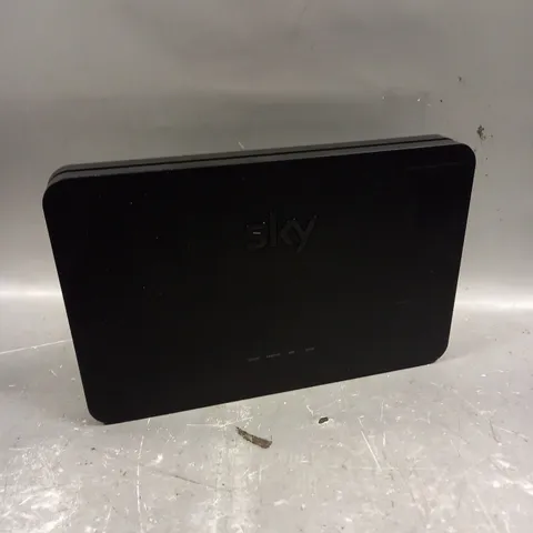 BOXED SKY Q BROADBAND HUB 4 