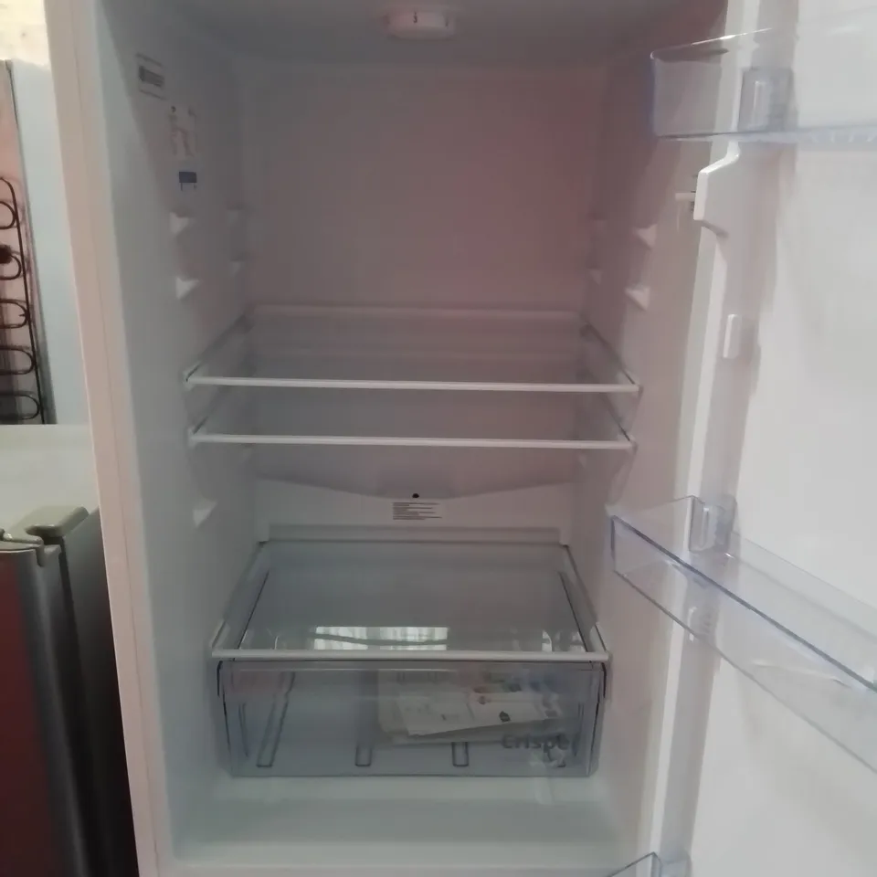 BEKO CFG4582W FREESTANDING FRIDGE FREEZER IN WHITE - UNPROCESSED RAW RETURN