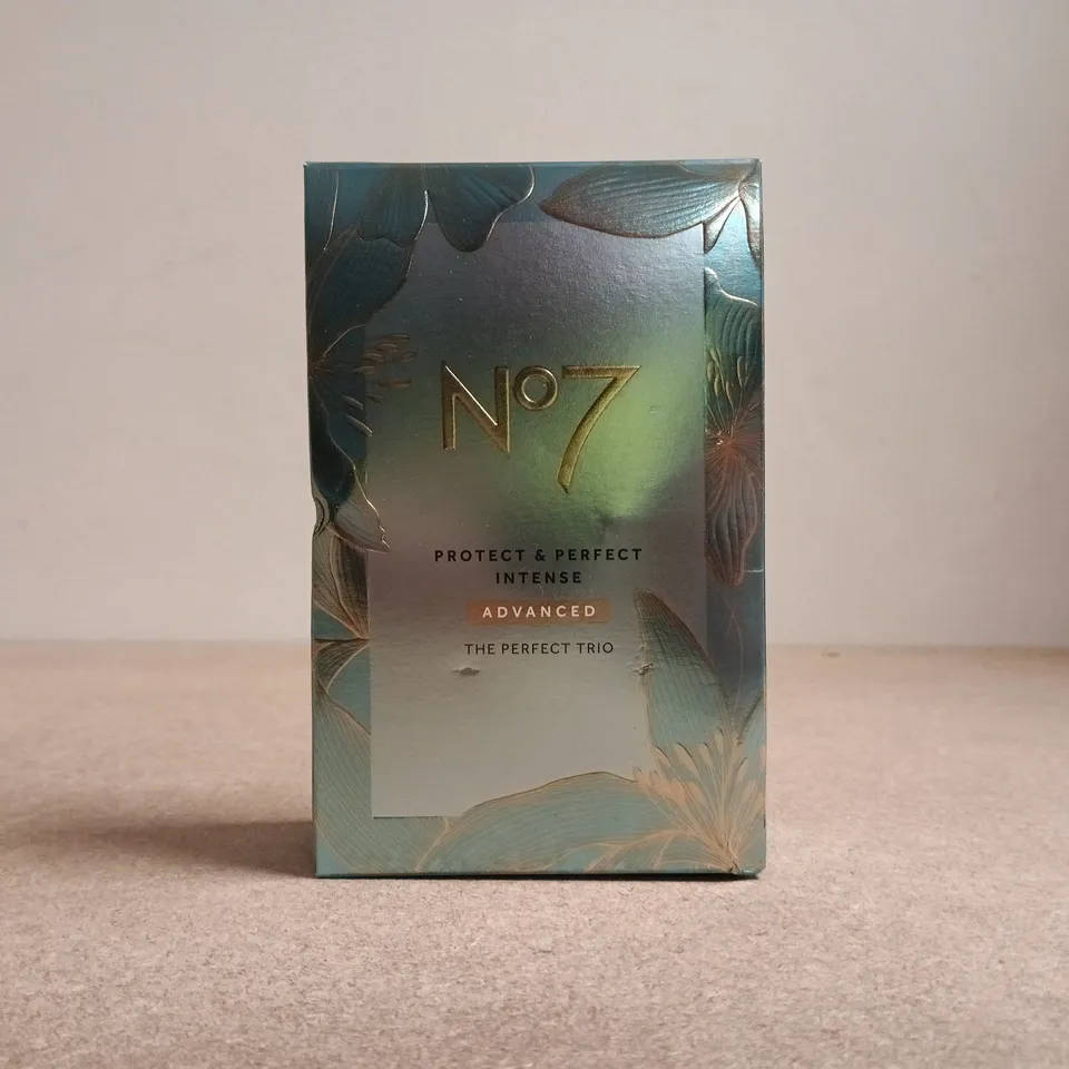 NO7 PROTECT & PERFECT INTENSE ADVANCED THE PERFECT TRIO