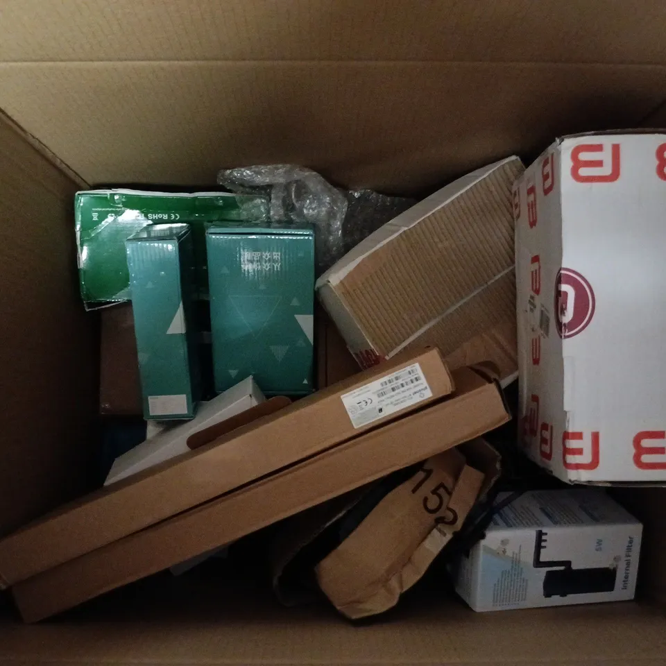 APPROXIMATELY 15 ASSORTED ELECTRICAL ITEMS TO INCLUDE2 WAY RADIOS, ELECTRONIC LINT REMOVER, 3 IN 1 WIRELESS CHARGER ETC - COLLECTION ONLY 