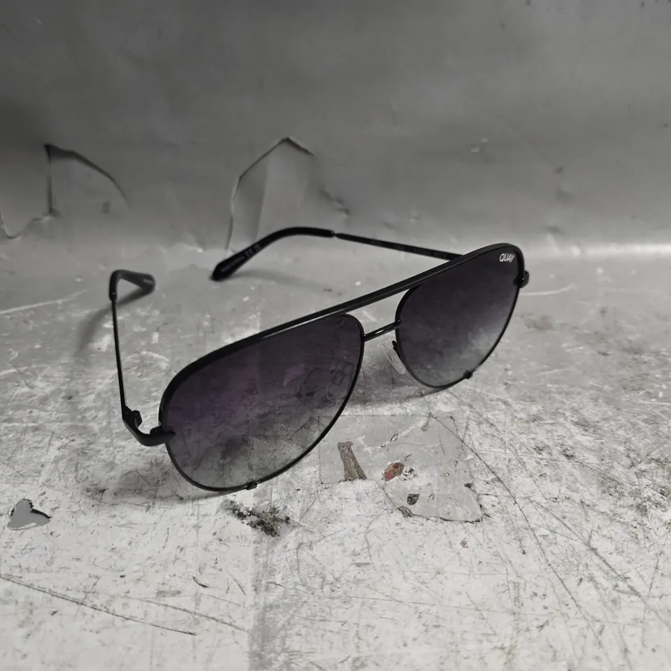 QUAY AUSTRALIA HIGH KEY SUNGLASSES - BLACK