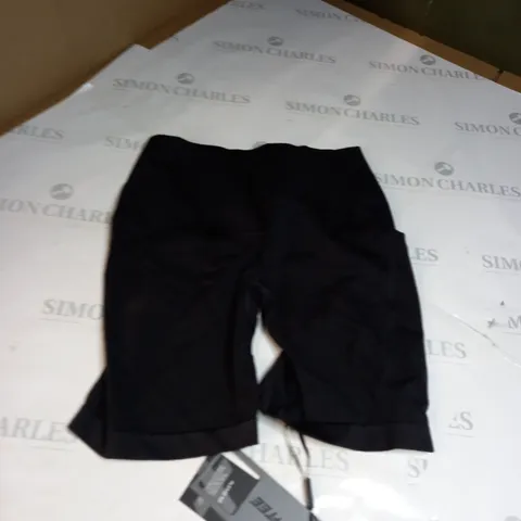MEDIUM BOTEE GYM SHORTS