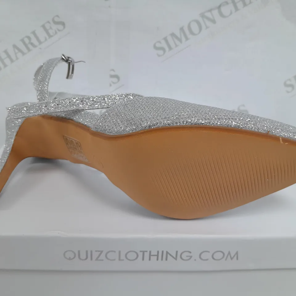 BOXED PAIR OF QUIZ POINTED TOE SHIMMER HEELS IN SILVER - SIZE 7