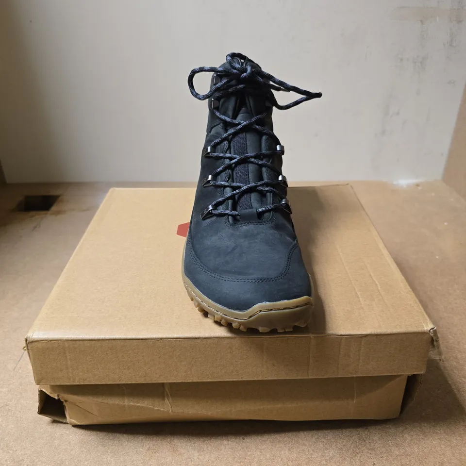 BOXED PAIR OF VIVOBAREFOOT WATERPROOF HIKING BOOT – 6.5
