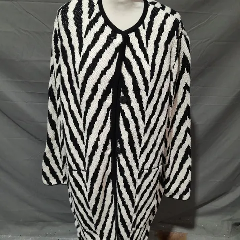 WYNNE COLLECTION CREAM & BLACK CARDIGAN - SIZE LARGE