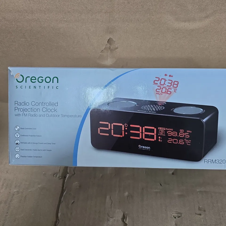 OREGON SCIENTIFIC RADIO CONTROLLED PROJECTION CLOCK - BOXED 