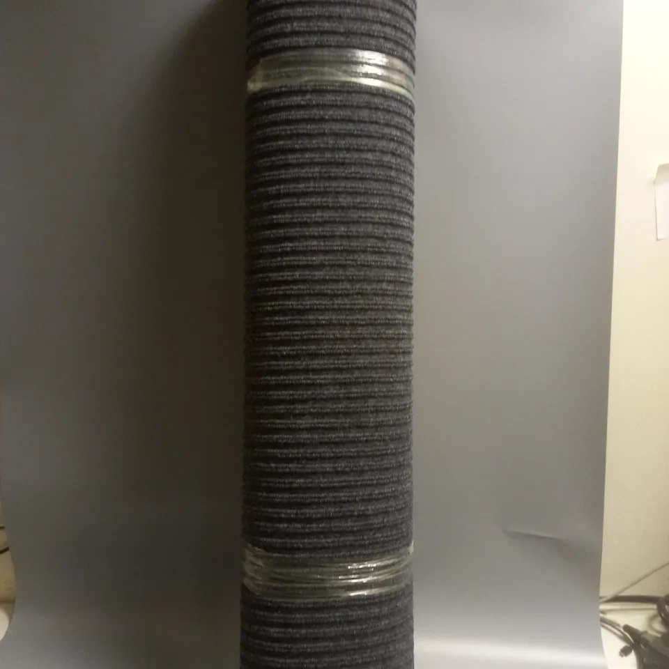 UNBRANDED GREY STRIPED MAT WITH RUBBER EDGING