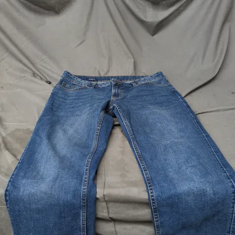 CREW CLOTHING COMPANY BLUE JEANS SIZE 12S