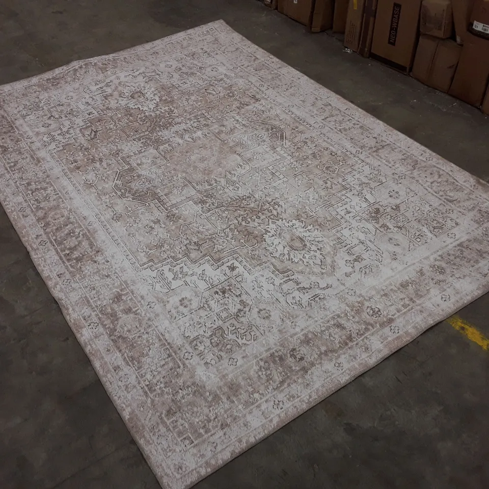 QUALITY DESIGNER AREA RUG APPROXIMATELY 200×290CM