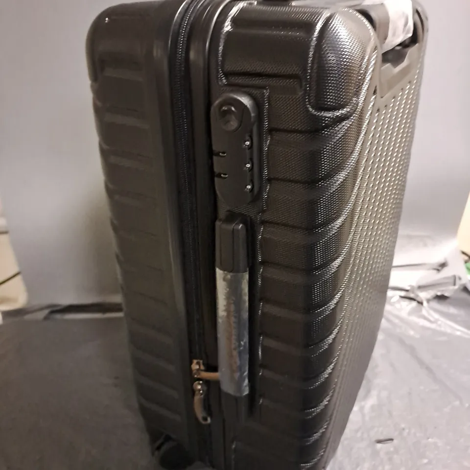 BLACK HARD SHELLED 20" LUGGAGE CASE