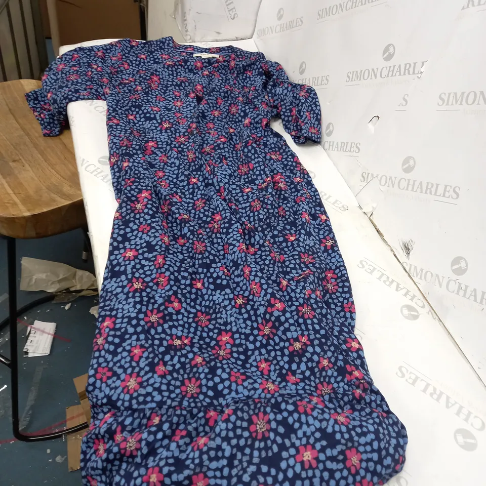 BLUE ROSEBUD DRESS SIZE 10