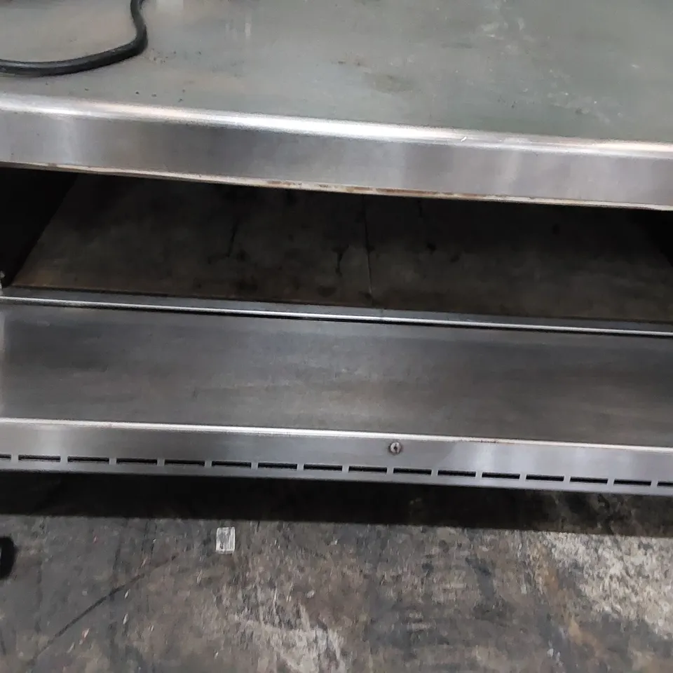 LINCAT IP21B COMMERCIAL PIZZA OVEN