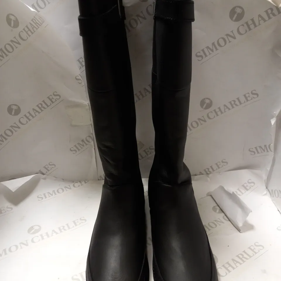 EMU AUSTRALIA "NATASHA" BLACK LEATHER KNEE-HIGH BOOTS, UK SIZE 10