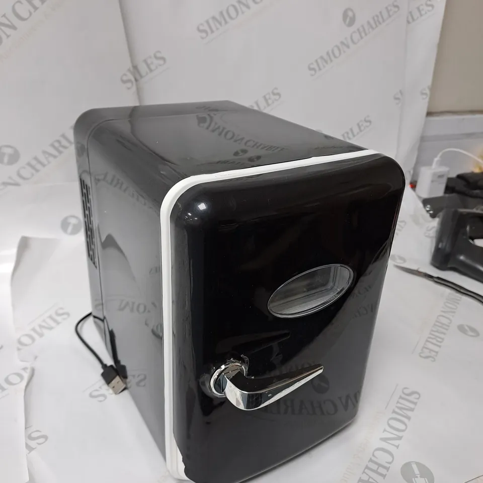 SO CHILL MINI FRIDGE BLACK RRP £44.99