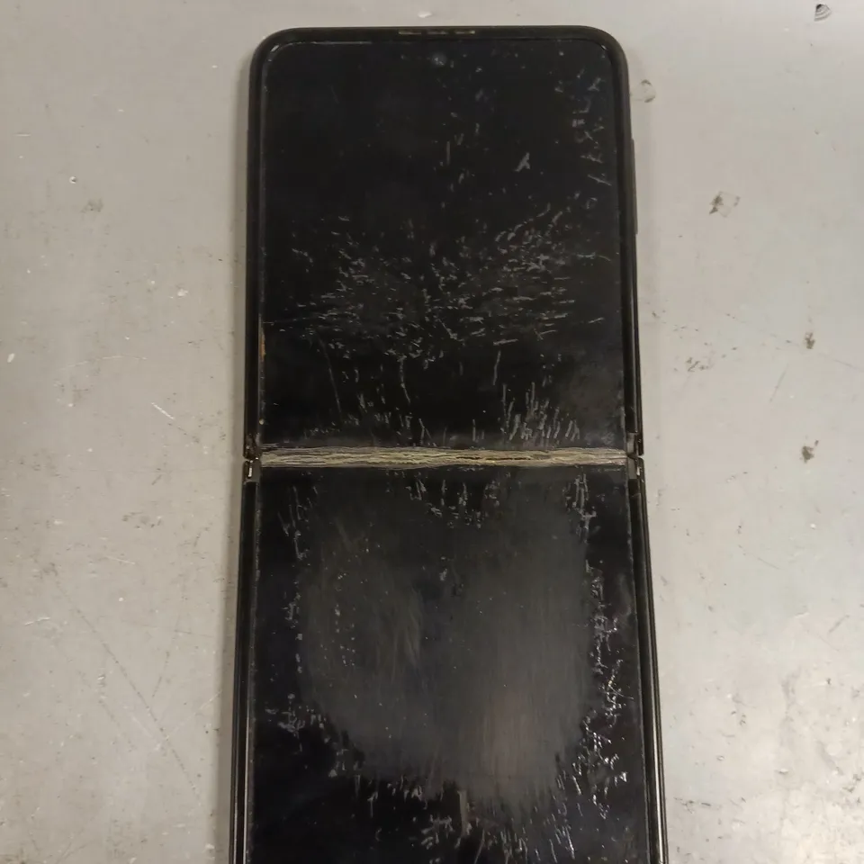 SAMSUNG GALAXY Z FLIP SMARTPHONE