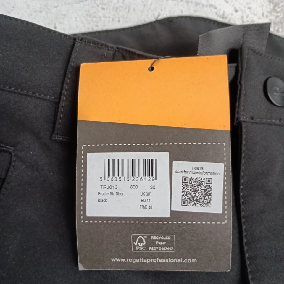 REGATTA PROFESSIONAL PROLITE SHORT – BLACK, UK 30 (EU 44)