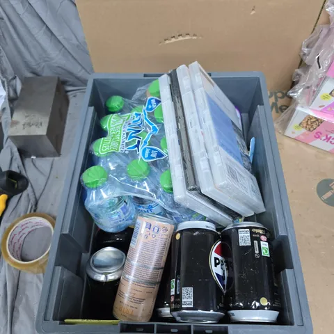 TOTE OF APPROXIMATELY 12 ASSORTED FOOD AND DRINK ITEMS TO INCLUDE: NICKS PEANUT & FUDGE BARS 