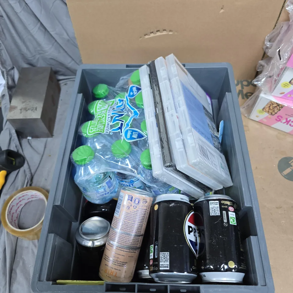 TOTE OF APPROXIMATELY 12 ASSORTED FOOD AND DRINK ITEMS TO INCLUDE: NICKS PEANUT & FUDGE BARS 
