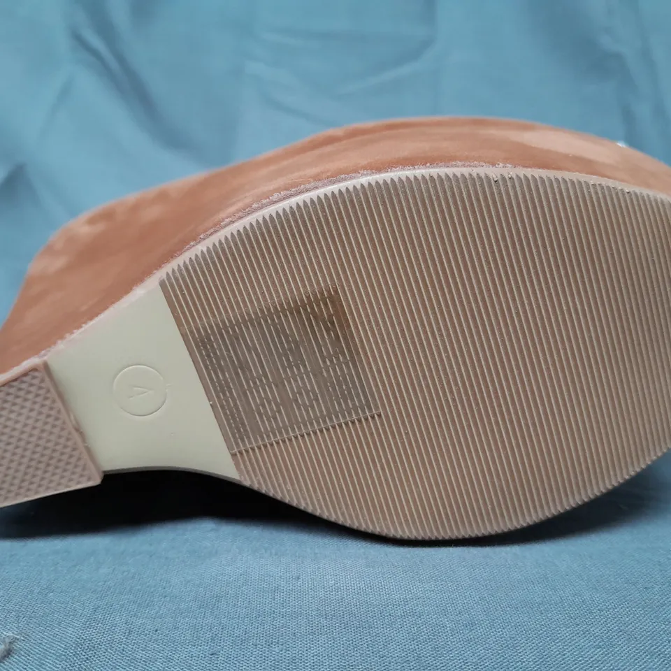 BOXED PAIR OF KOI COUTURE PEEP TOE PLATFORM HIGH WEDGE SHOES IN BROWN SIZE 4