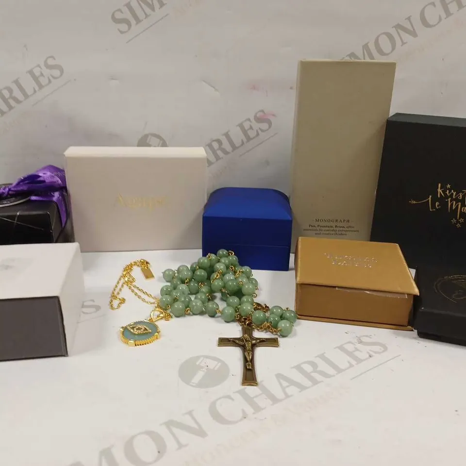 LOT TO CONTAIN APPROX 25 X ASSORTED PIECES OF JEWELLERY, INCLUDES NECKLACES, EARRINGS, BRACELETS ETC 