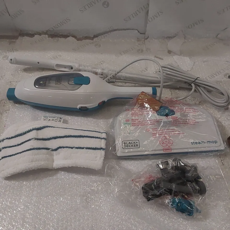 BOXED BLACK + DECKER 5-IN-1 STEAM MOP