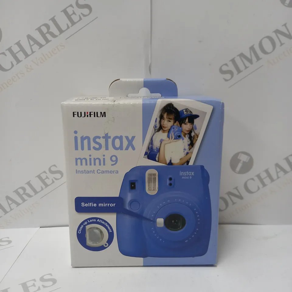 BRAND NEW BOXED FUJIFILM INSTAX MINI 9 INSTANT CAMERA