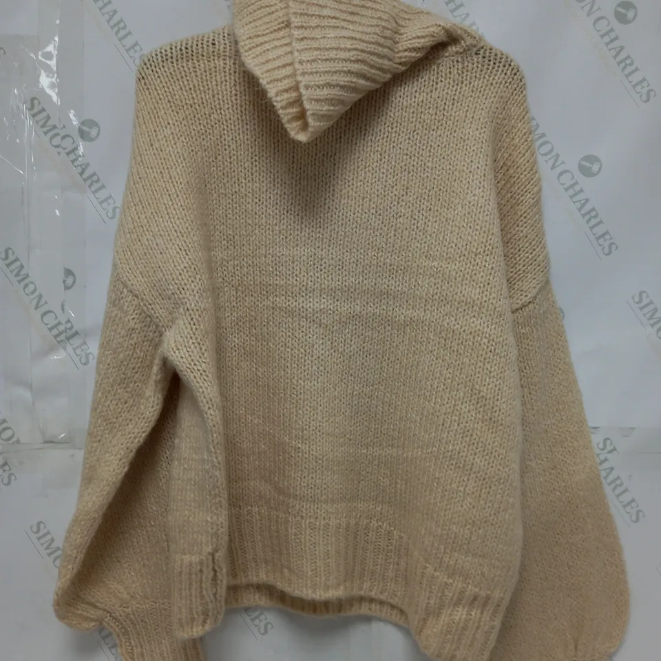 APPROXIMATELY 70 BRAND NEW CLOTHING ITEMS IN VARIOUS SIZES TO INCLUDE CURVE SUPER LUXE CARDIGANS IN BLACK, ROLL NECK PULLOVERS IN PARCHMENT - COLLECTION ONLY