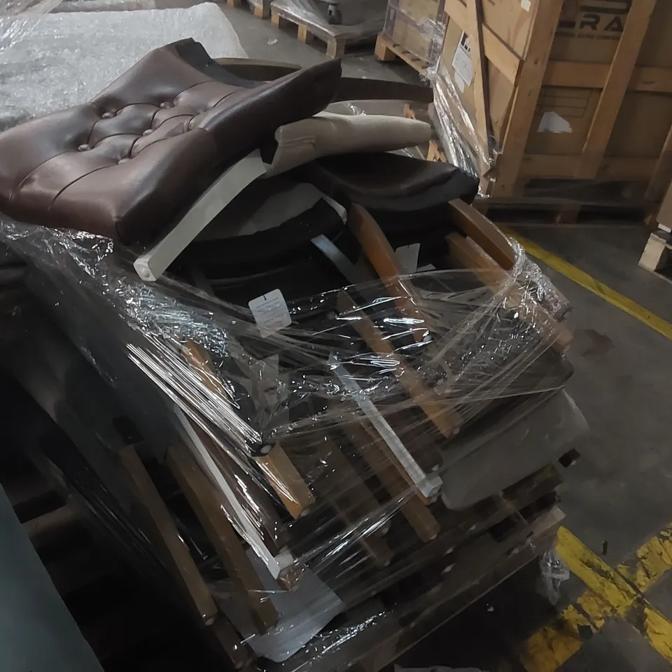 PALLET CONTAINING A LARGE QUANTITY OF DESIGNER CHAIR BACKS