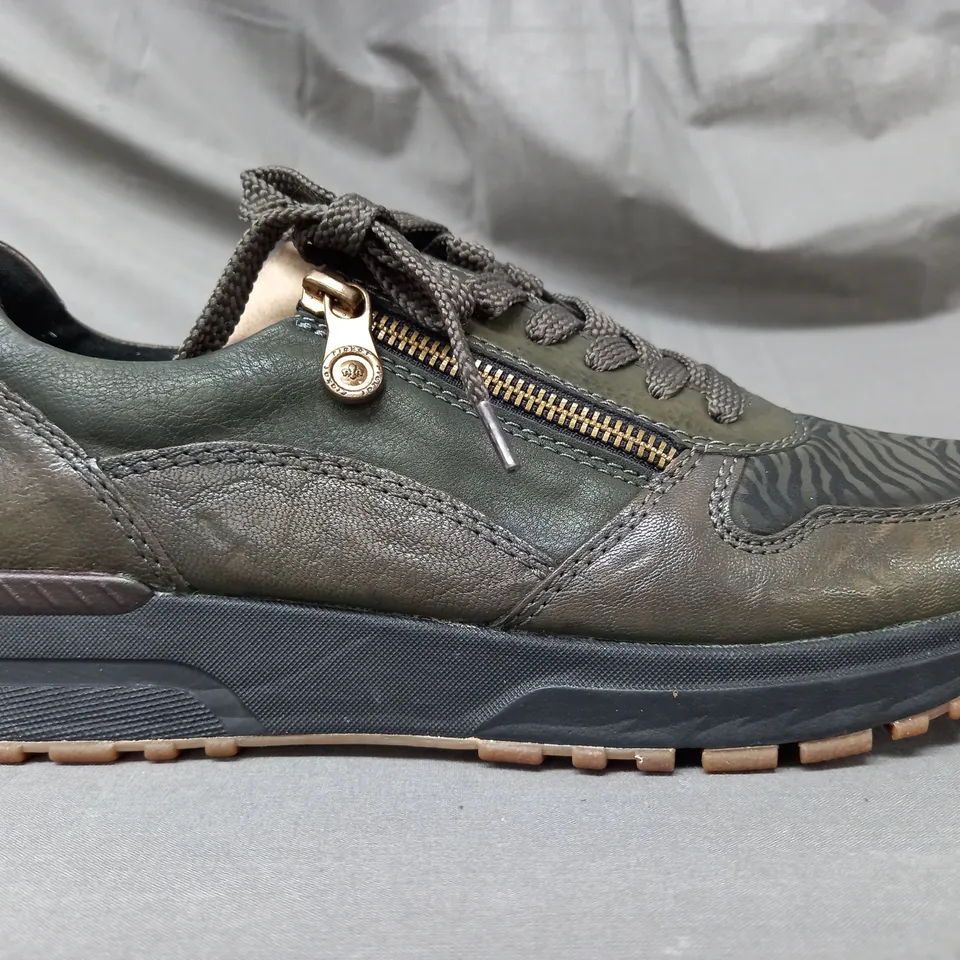 BOXED PAIR OF RIEKER LOW WEDGE TRAINERS IN FOREST SIZE 6.5