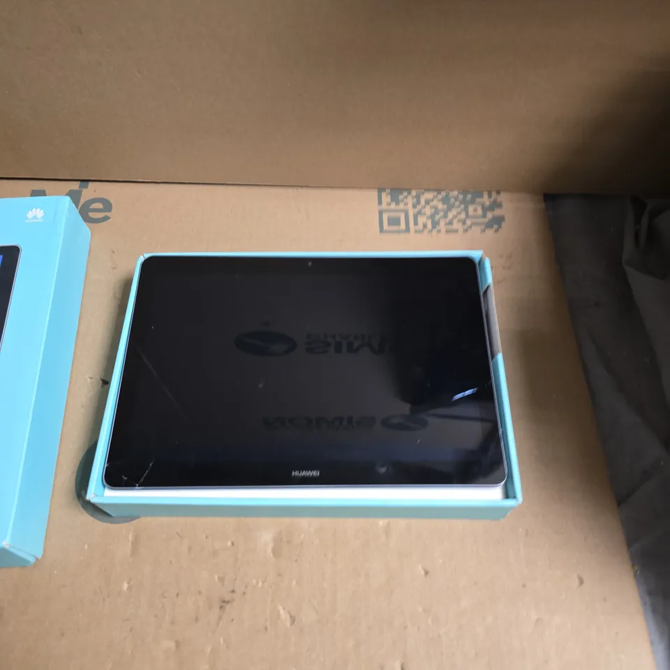 HUAWEI MEDIAPAD T3 10 TABLET – BOXED - DAMAGED SCREEN 