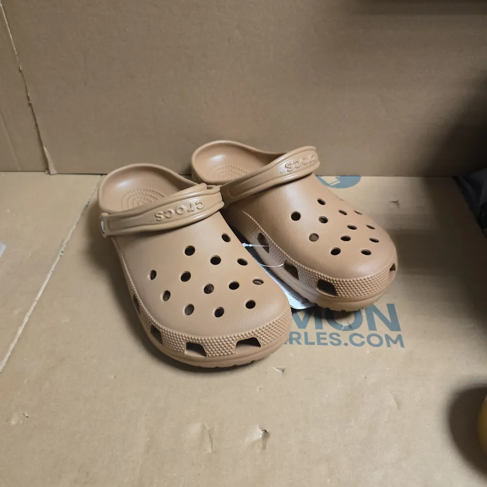 CROCS CLASSIC SANDALS – BEIGE - MENS 8/WOMENS 9