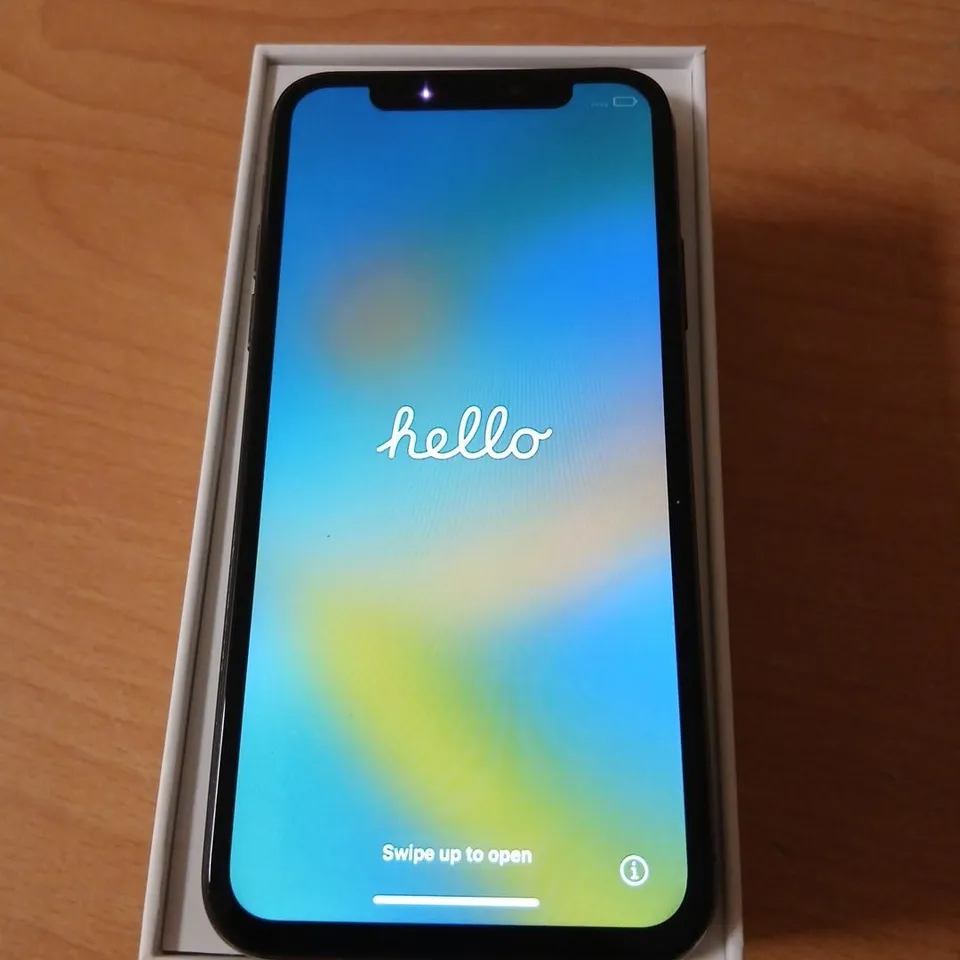 APPLE IPHONE XS 64GB – BOXED