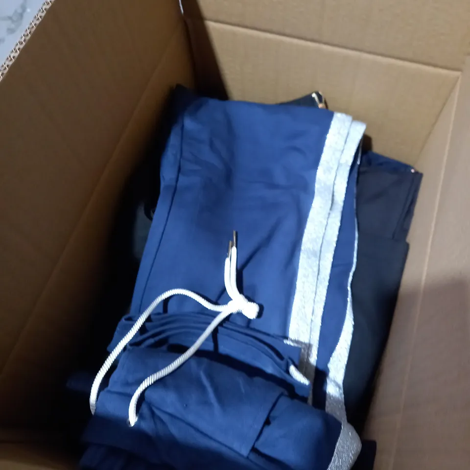 BOX OF CLOTHING ITEMS TO INCLUDE JEANS, TRACKSUIT PANTS, JACKET ETC