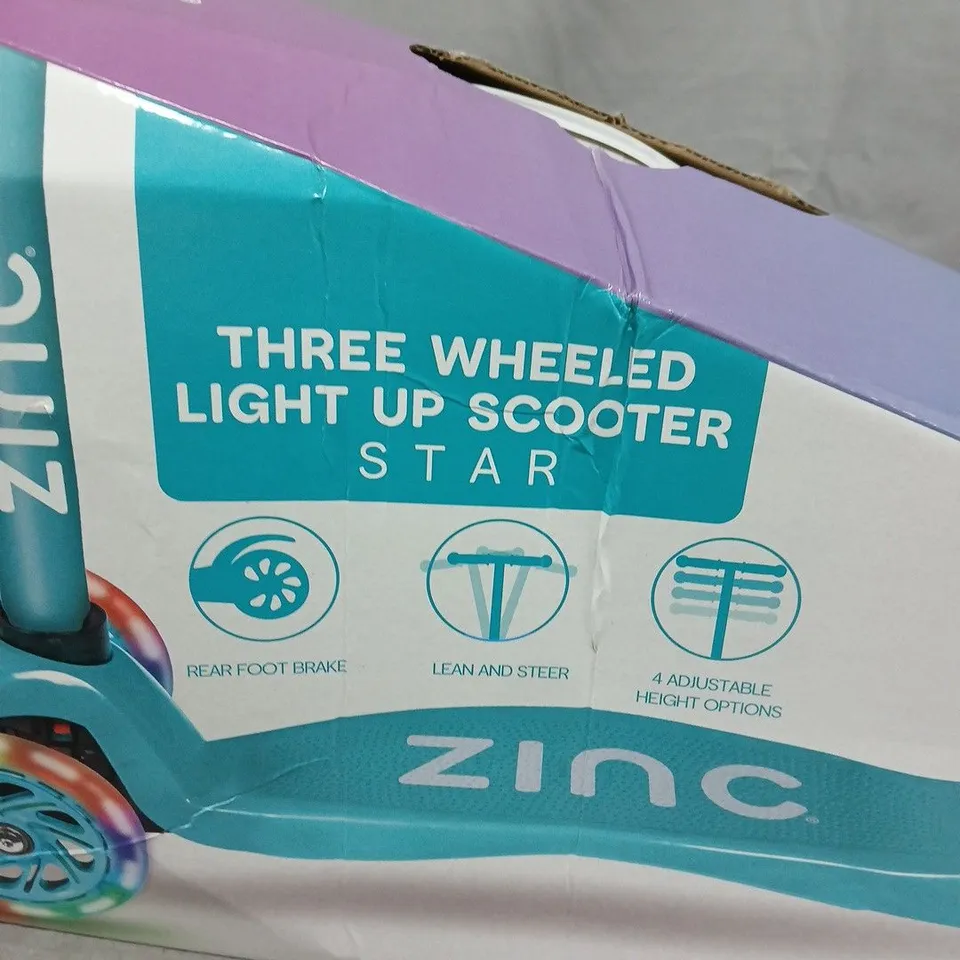 ZINC THREE-WHEELED LIGHT UP SCOOTER - STAR, BLUE