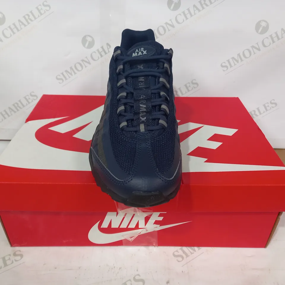 BOXED PAIR OF NIKE AIR MAX 95 UL SHOES IN NAVY UK SIZE 9